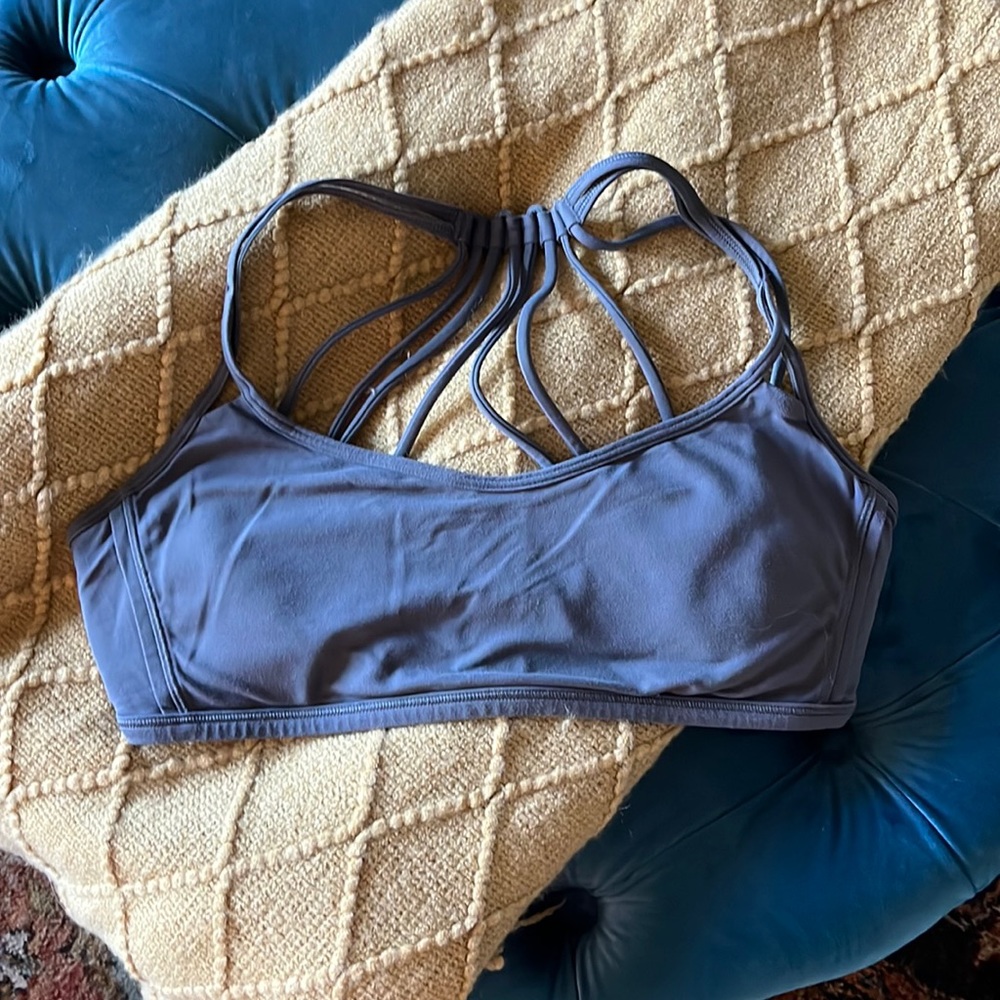 Lululemon Lighten Up Bra